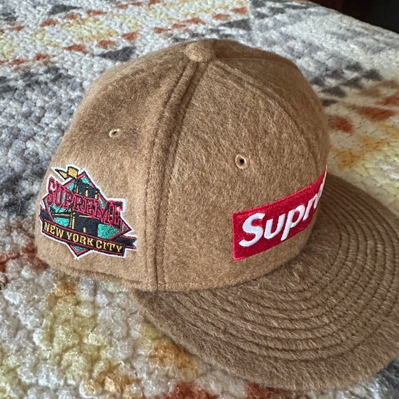 Brand new Supreme hat, never worn. Size 7 1/4 - Picture 2 of 4